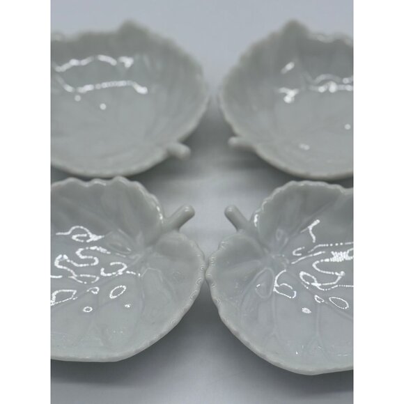 Set of 4 HIC Japan Mini Leaf Finger Bowls, Salt Cellars, Personal Dip Dishes - Picture 2 of 5